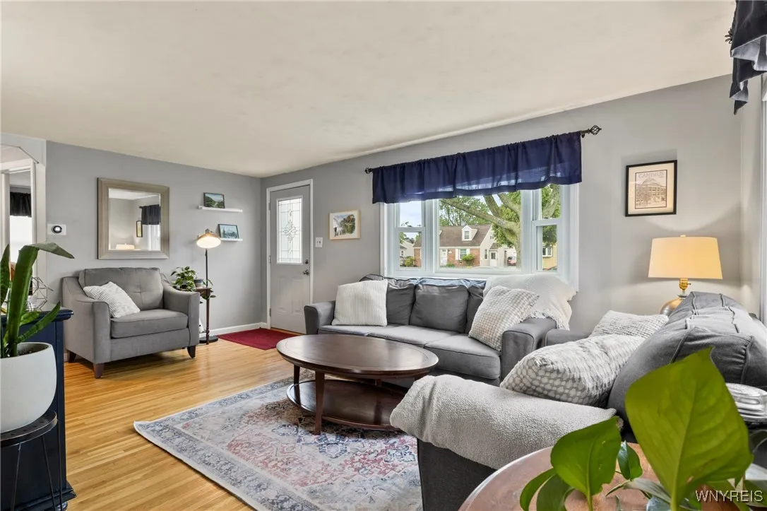 1587 Parker Boulevard, Tonawanda-town, New York 14, Tonawanda, New York 14150, 3 Bedrooms Bedrooms, 6 Rooms Rooms,1 BathroomBathrooms,Residential,Closed,1587 Parker Boulevard, Tonawanda-town, New York 14,B1609451