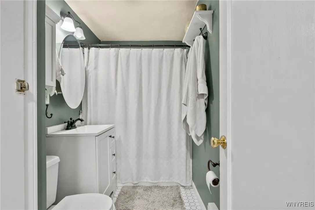 1587 Parker Boulevard, Tonawanda-town, New York 14, Tonawanda, New York 14150, 3 Bedrooms Bedrooms, 6 Rooms Rooms,1 BathroomBathrooms,Residential,Closed,1587 Parker Boulevard, Tonawanda-town, New York 14,B1609451