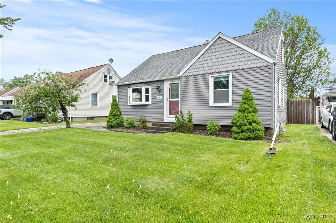 1587 Parker Boulevard, Tonawanda-town, New York 14, Tonawanda, New York 14150, 3 Bedrooms Bedrooms, 6 Rooms Rooms,1 BathroomBathrooms,Residential,Closed,1587 Parker Boulevard, Tonawanda-town, New York 14,B1609451