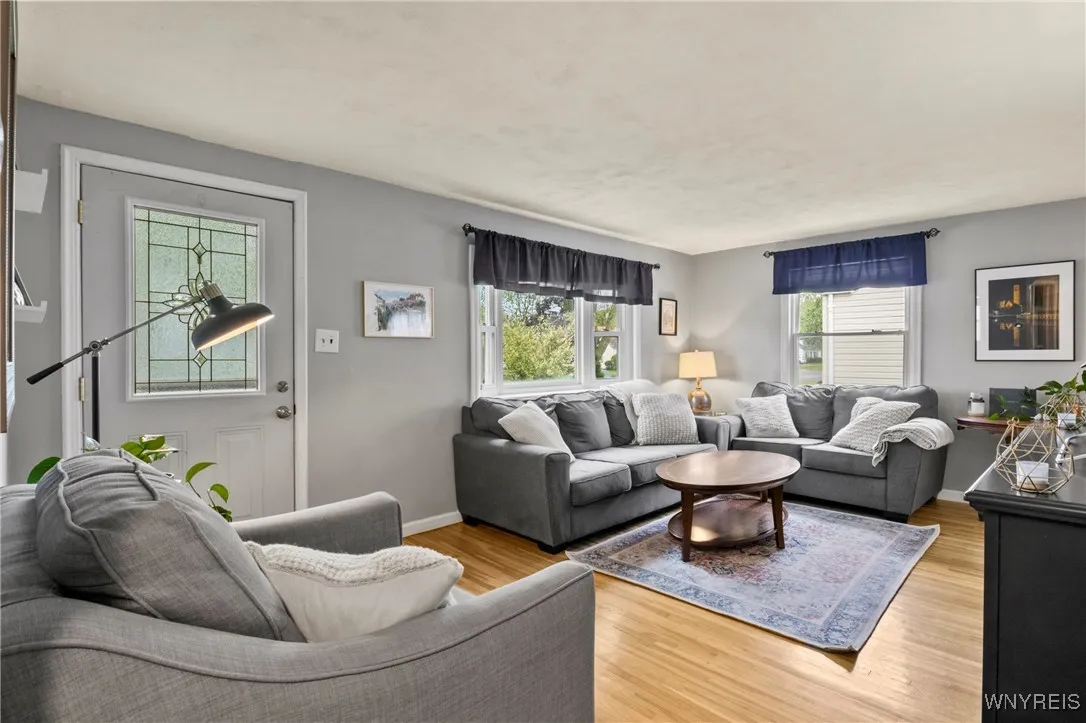 1587 Parker Boulevard, Tonawanda-town, New York 14, Tonawanda, New York 14150, 3 Bedrooms Bedrooms, 6 Rooms Rooms,1 BathroomBathrooms,Residential,Closed,1587 Parker Boulevard, Tonawanda-town, New York 14,B1609451
