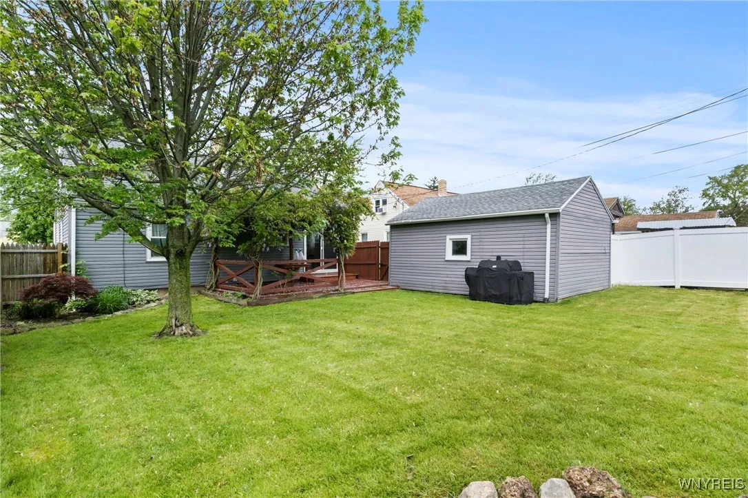 1587 Parker Boulevard, Tonawanda-town, New York 14, Tonawanda, New York 14150, 3 Bedrooms Bedrooms, 6 Rooms Rooms,1 BathroomBathrooms,Residential,Closed,1587 Parker Boulevard, Tonawanda-town, New York 14,B1609451