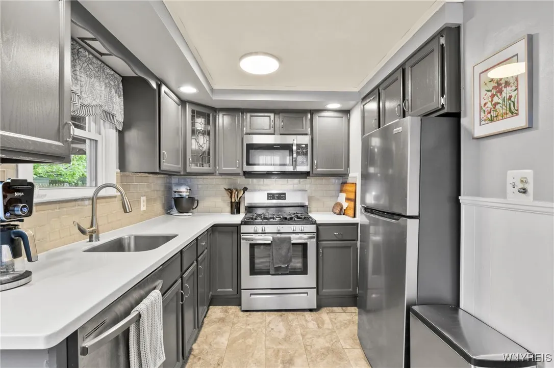 1587 Parker Boulevard, Tonawanda-town, New York 14, Tonawanda, New York 14150, 3 Bedrooms Bedrooms, 6 Rooms Rooms,1 BathroomBathrooms,Residential,Closed,1587 Parker Boulevard, Tonawanda-town, New York 14,B1609451
