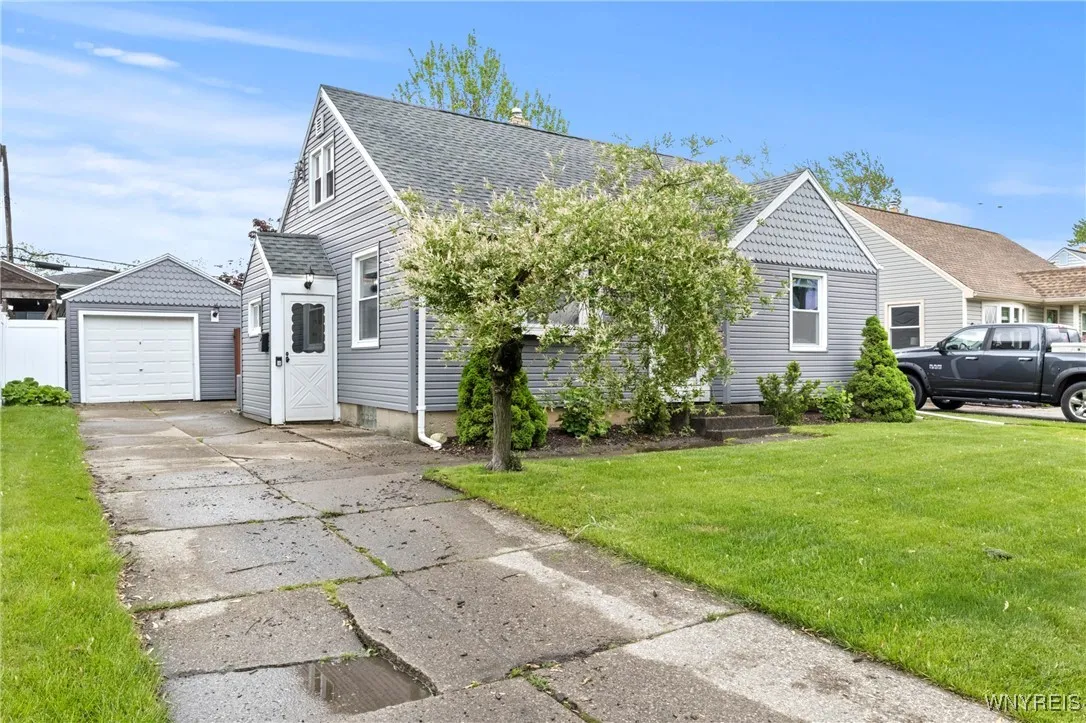 1587 Parker Boulevard, Tonawanda-town, New York 14, Tonawanda, New York 14150, 3 Bedrooms Bedrooms, 6 Rooms Rooms,1 BathroomBathrooms,Residential,Closed,1587 Parker Boulevard, Tonawanda-town, New York 14,B1609451