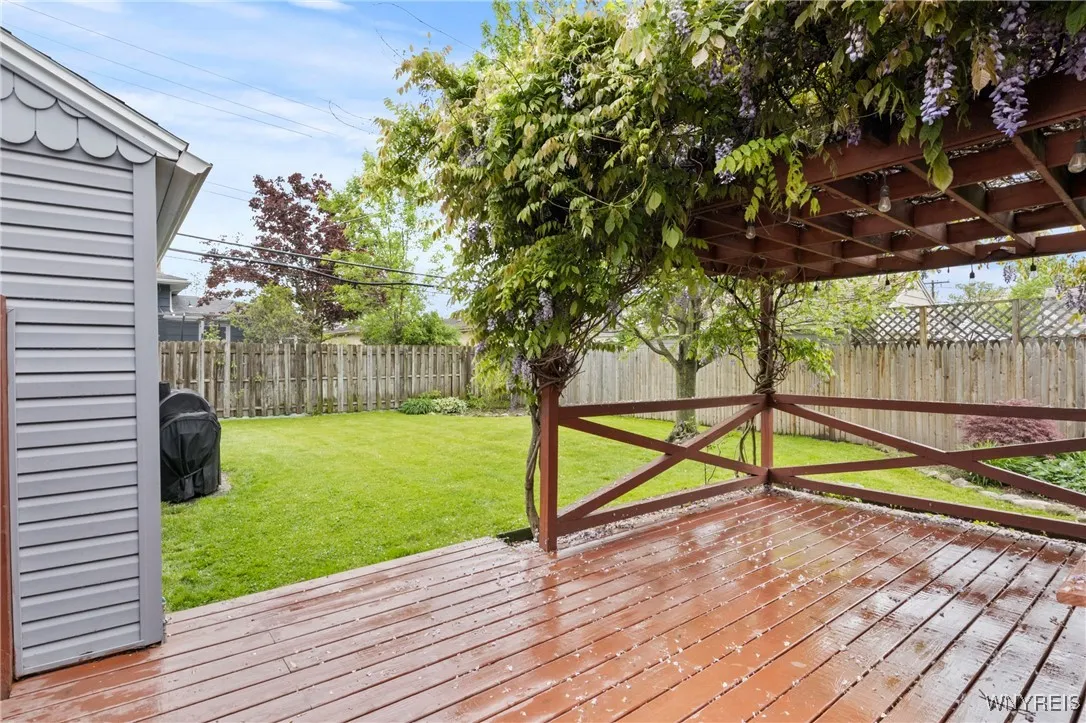 1587 Parker Boulevard, Tonawanda-town, New York 14, Tonawanda, New York 14150, 3 Bedrooms Bedrooms, 6 Rooms Rooms,1 BathroomBathrooms,Residential,Closed,1587 Parker Boulevard, Tonawanda-town, New York 14,B1609451