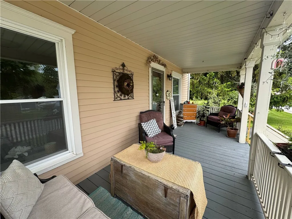 6207 Knickerbocker Road, Ontario, New York 14519, Ontario, New York 14519, 4 Bedrooms Bedrooms, 8 Rooms Rooms,1 BathroomBathrooms,Residential,Closed,6207 Knickerbocker Road, Ontario, New York 14519,R1609788