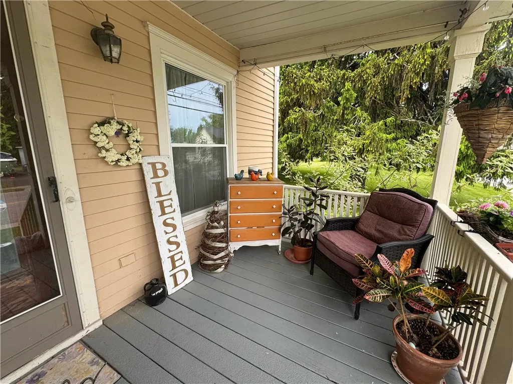 6207 Knickerbocker Road, Ontario, New York 14519, Ontario, New York 14519, 4 Bedrooms Bedrooms, 8 Rooms Rooms,1 BathroomBathrooms,Residential,Closed,6207 Knickerbocker Road, Ontario, New York 14519,R1609788