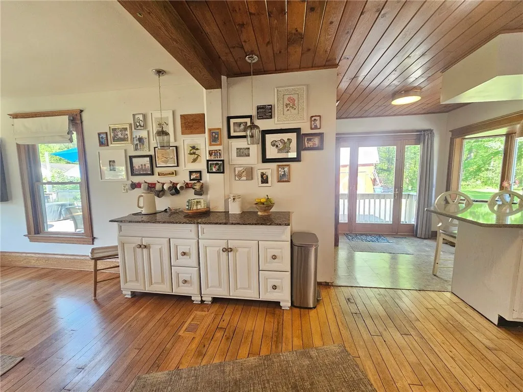 6207 Knickerbocker Road, Ontario, New York 14519, Ontario, New York 14519, 4 Bedrooms Bedrooms, 8 Rooms Rooms,1 BathroomBathrooms,Residential,Closed,6207 Knickerbocker Road, Ontario, New York 14519,R1609788