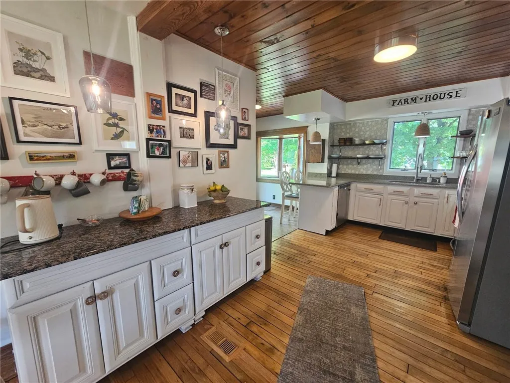 6207 Knickerbocker Road, Ontario, New York 14519, Ontario, New York 14519, 4 Bedrooms Bedrooms, 8 Rooms Rooms,1 BathroomBathrooms,Residential,Closed,6207 Knickerbocker Road, Ontario, New York 14519,R1609788