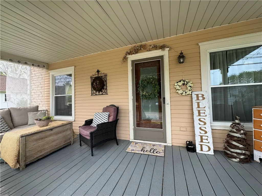6207 Knickerbocker Road, Ontario, New York 14519, Ontario, New York 14519, 4 Bedrooms Bedrooms, 8 Rooms Rooms,1 BathroomBathrooms,Residential,Closed,6207 Knickerbocker Road, Ontario, New York 14519,R1609788