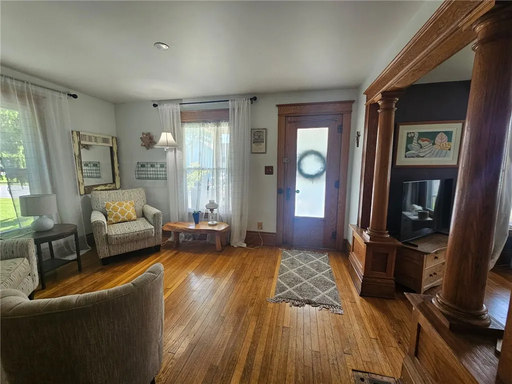 6207 Knickerbocker Road, Ontario, New York 14519, Ontario, New York 14519, 4 Bedrooms Bedrooms, 8 Rooms Rooms,1 BathroomBathrooms,Residential,Closed,6207 Knickerbocker Road, Ontario, New York 14519,R1609788