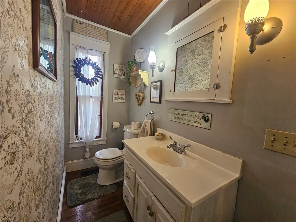 6207 Knickerbocker Road, Ontario, New York 14519, Ontario, New York 14519, 4 Bedrooms Bedrooms, 8 Rooms Rooms,1 BathroomBathrooms,Residential,Closed,6207 Knickerbocker Road, Ontario, New York 14519,R1609788