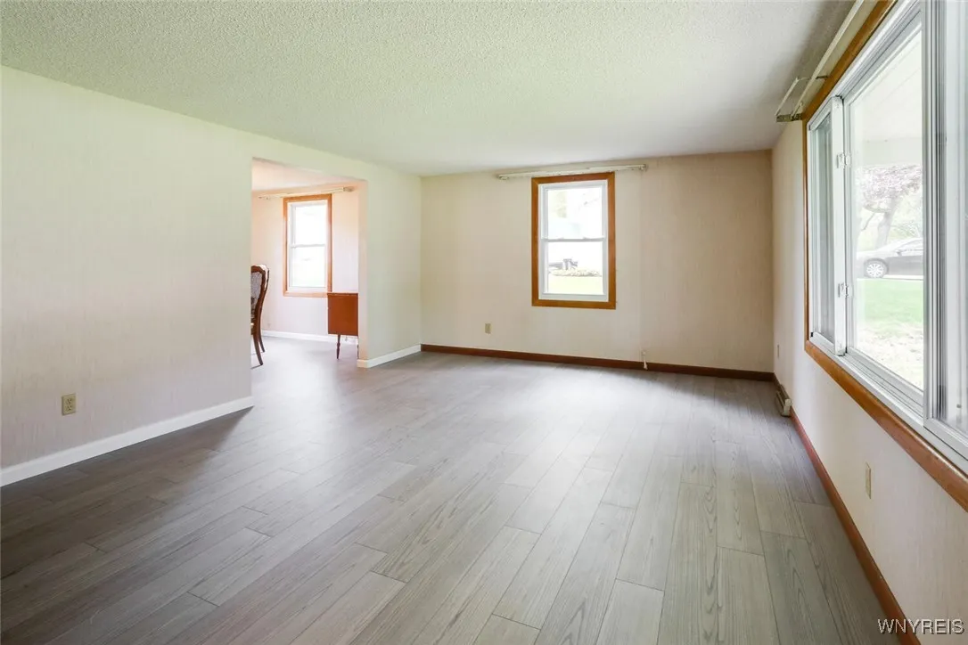 3631 Bonnie Lane, Hamburg, New York 14075, Hamburg, New York 14075, 3 Bedrooms Bedrooms, 10 Rooms Rooms,2 BathroomsBathrooms,Residential,Closed,3631 Bonnie Lane, Hamburg, New York 14075,0,B1606382