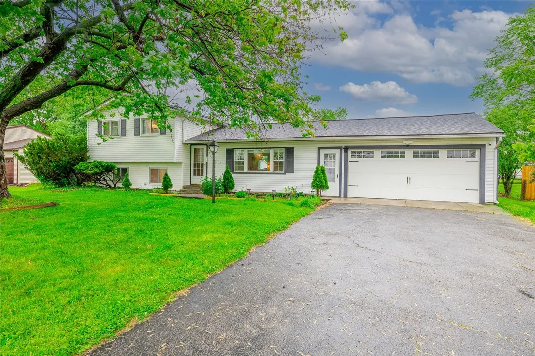 132 Summer Sky Drive, Henrietta, New York 14623, Henrietta, New York 14623, 3 Bedrooms Bedrooms, 8 Rooms Rooms,1 BathroomBathrooms,Residential,Closed,132 Summer Sky Drive, Henrietta, New York 14623,R1607154