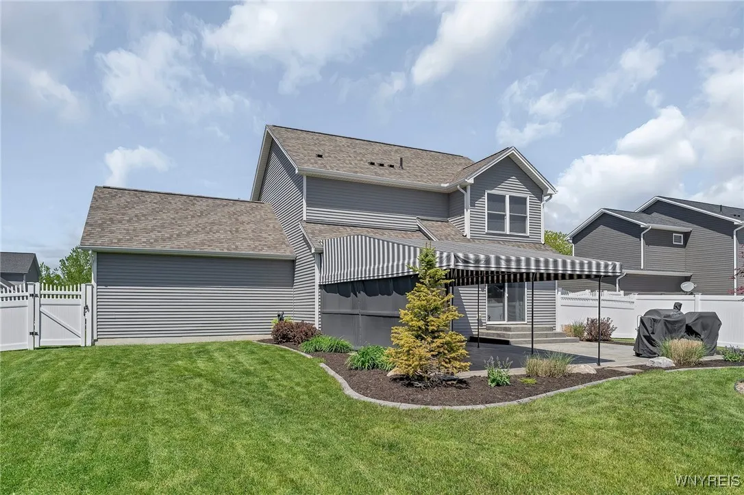 11 Garnet Drive, Cheektowaga, New York 14227, Cheektowaga, New York 14227, 3 Bedrooms Bedrooms, 7 Rooms Rooms,2 BathroomsBathrooms,Residential,Closed,11 Garnet Drive, Cheektowaga, New York 14227,0,B1609475