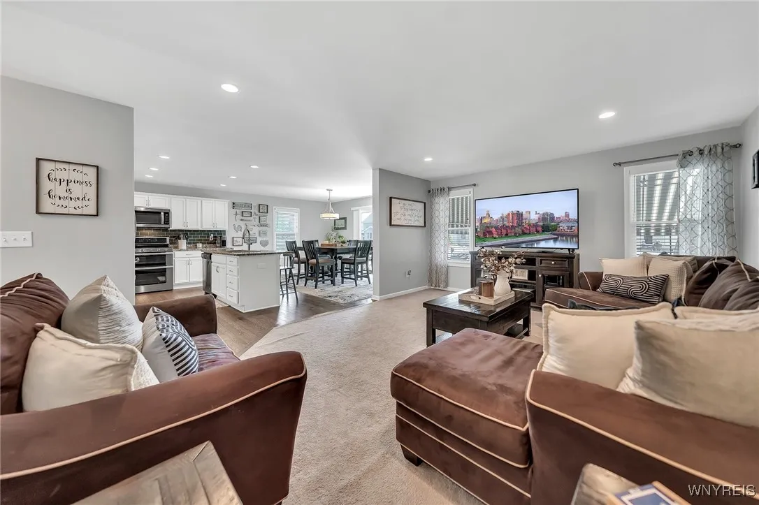 11 Garnet Drive, Cheektowaga, New York 14227, Cheektowaga, New York 14227, 3 Bedrooms Bedrooms, 7 Rooms Rooms,2 BathroomsBathrooms,Residential,Closed,11 Garnet Drive, Cheektowaga, New York 14227,0,B1609475
