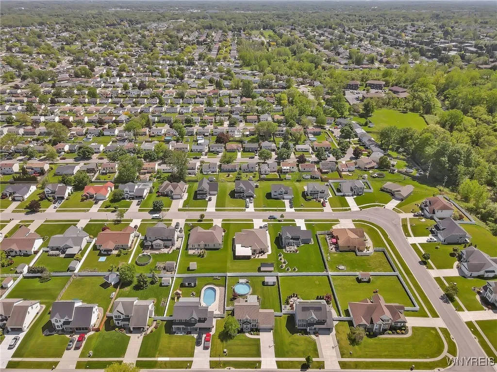11 Garnet Drive, Cheektowaga, New York 14227, Cheektowaga, New York 14227, 3 Bedrooms Bedrooms, 7 Rooms Rooms,2 BathroomsBathrooms,Residential,Closed,11 Garnet Drive, Cheektowaga, New York 14227,0,B1609475