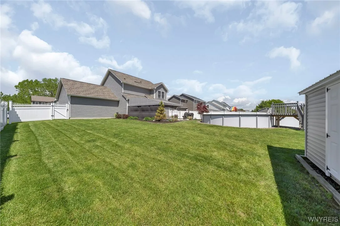 11 Garnet Drive, Cheektowaga, New York 14227, Cheektowaga, New York 14227, 3 Bedrooms Bedrooms, 7 Rooms Rooms,2 BathroomsBathrooms,Residential,Closed,11 Garnet Drive, Cheektowaga, New York 14227,0,B1609475