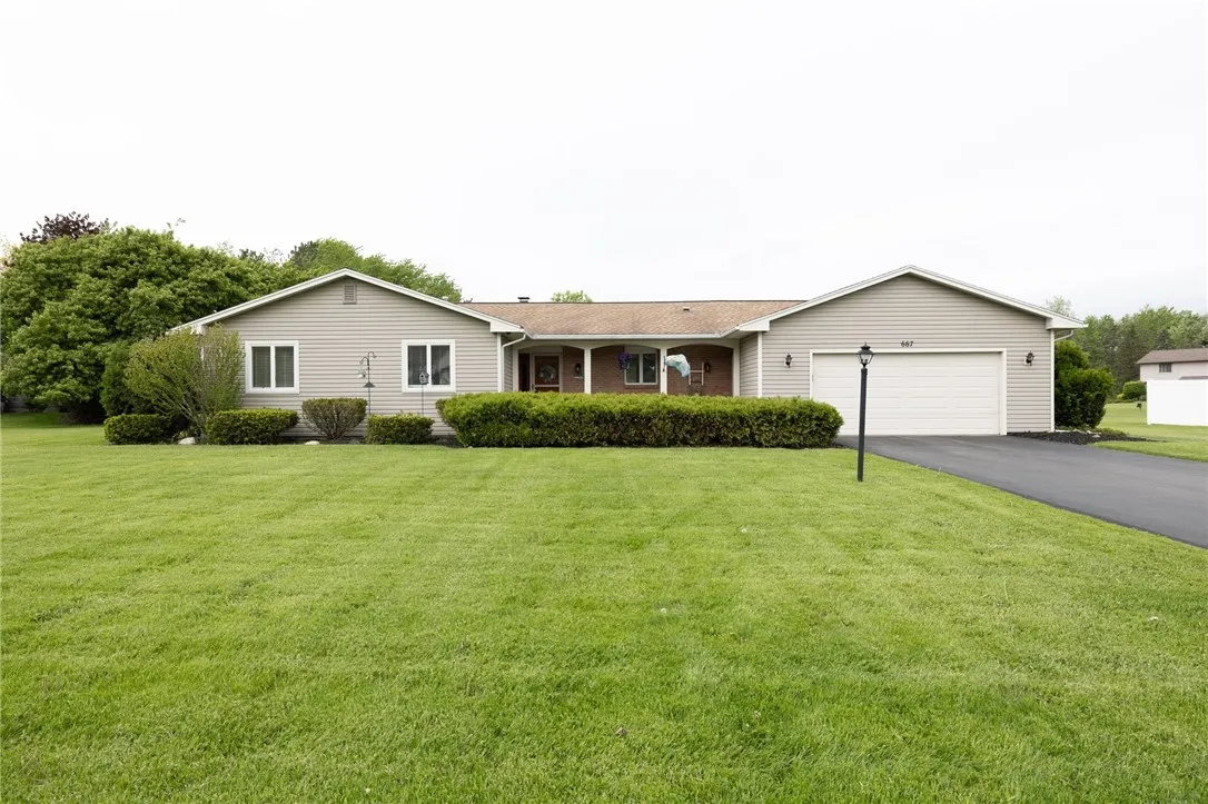 667 Willow Lane, Webster, New York 14580, Webster, New York 14580, 4 Bedrooms Bedrooms, 8 Rooms Rooms,3 BathroomsBathrooms,Residential,Closed,667 Willow Lane, Webster, New York 14580,R1606480