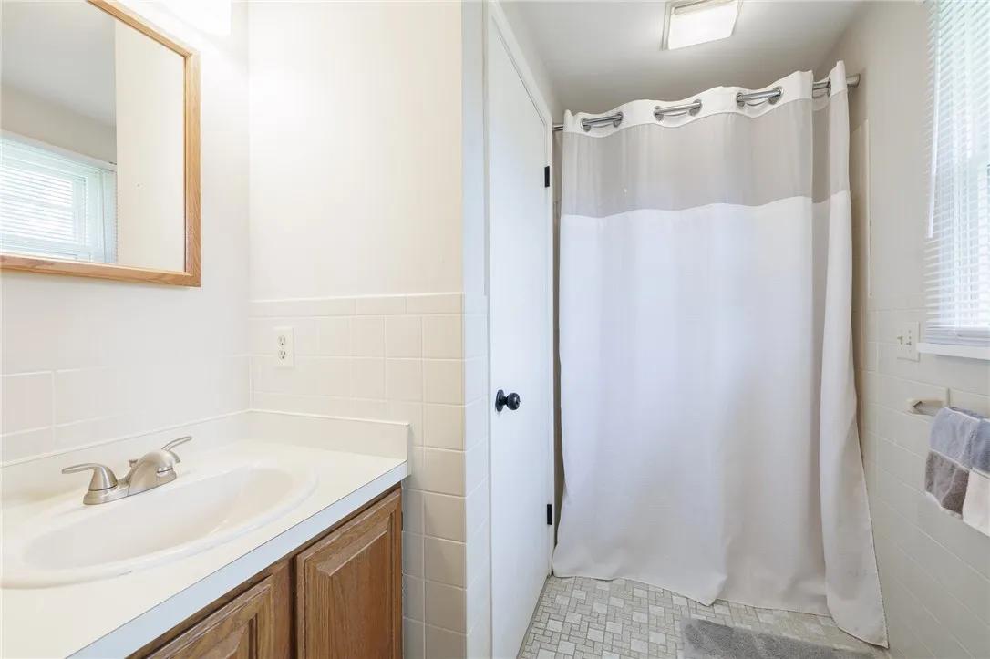 # 3 Bath Connecting to Bedroom #4