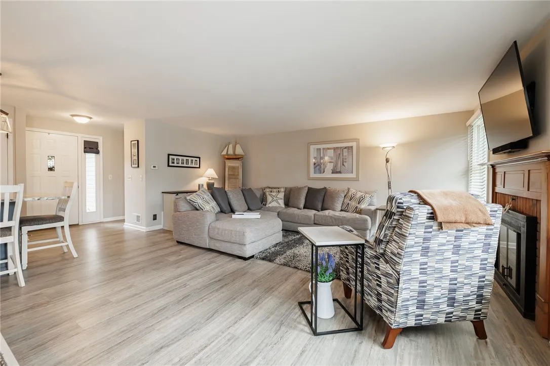 667 Willow Lane, Webster, New York 14580, Webster, New York 14580, 4 Bedrooms Bedrooms, 8 Rooms Rooms,3 BathroomsBathrooms,Residential,Closed,667 Willow Lane, Webster, New York 14580,R1606480