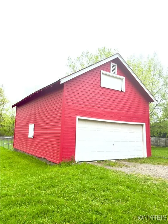 6723 Akron Road, Lockport-town, New York 14094, Lockport Town, New York 14094, 6 Bedrooms Bedrooms, 10 Rooms Rooms,1 BathroomBathrooms,Residential,Closed,6723 Akron Road, Lockport-town, New York 14094,0,B1604223