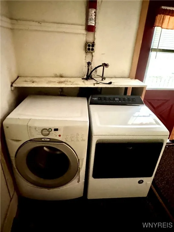 6723 Akron Road, Lockport-town, New York 14094, Lockport Town, New York 14094, 6 Bedrooms Bedrooms, 10 Rooms Rooms,1 BathroomBathrooms,Residential,Closed,6723 Akron Road, Lockport-town, New York 14094,0,B1604223