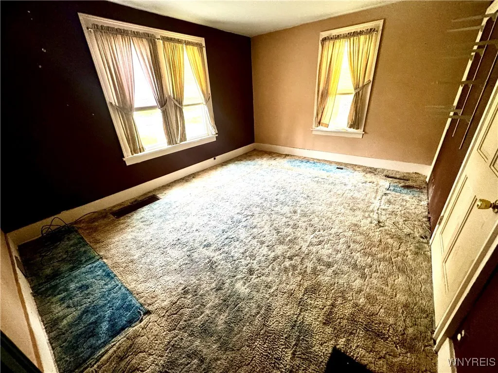 6723 Akron Road, Lockport-town, New York 14094, Lockport Town, New York 14094, 6 Bedrooms Bedrooms, 10 Rooms Rooms,1 BathroomBathrooms,Residential,Closed,6723 Akron Road, Lockport-town, New York 14094,0,B1604223