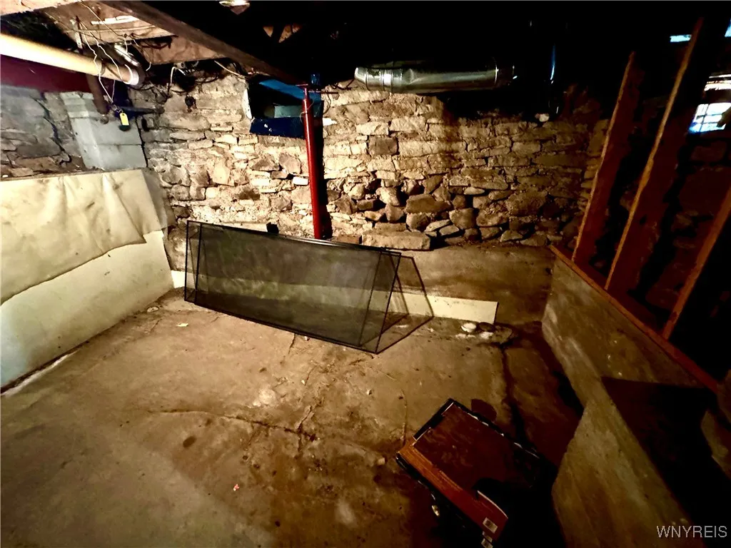 6723 Akron Road, Lockport-town, New York 14094, Lockport Town, New York 14094, 6 Bedrooms Bedrooms, 10 Rooms Rooms,1 BathroomBathrooms,Residential,Closed,6723 Akron Road, Lockport-town, New York 14094,0,B1604223