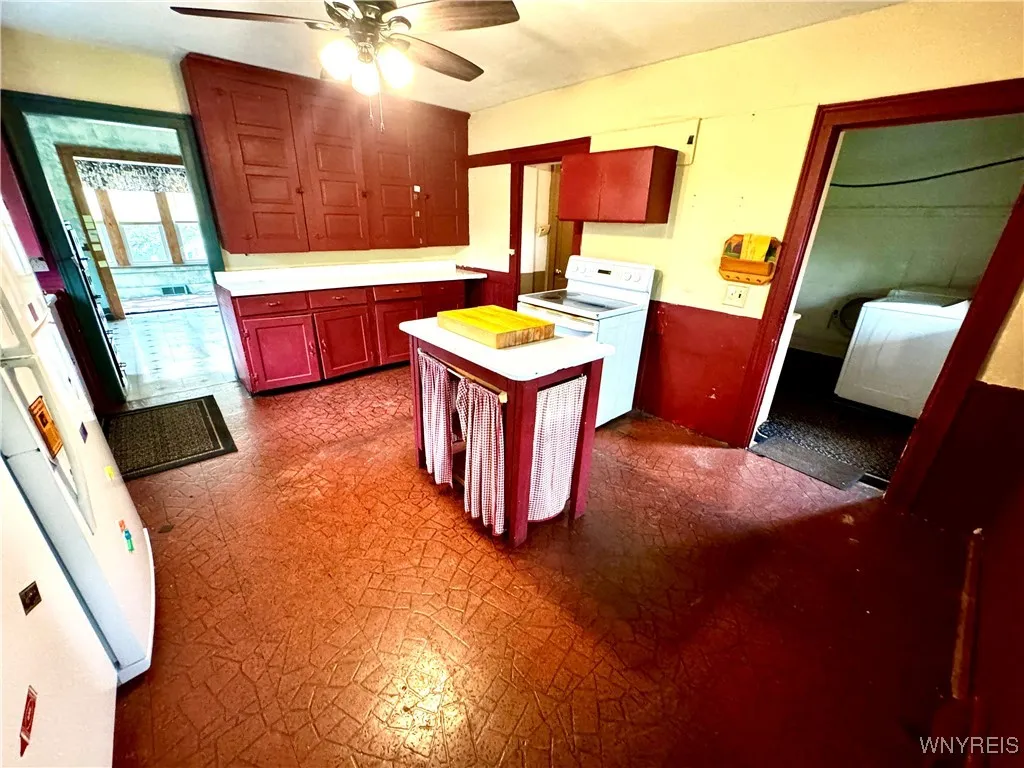 6723 Akron Road, Lockport-town, New York 14094, Lockport Town, New York 14094, 6 Bedrooms Bedrooms, 10 Rooms Rooms,1 BathroomBathrooms,Residential,Closed,6723 Akron Road, Lockport-town, New York 14094,0,B1604223