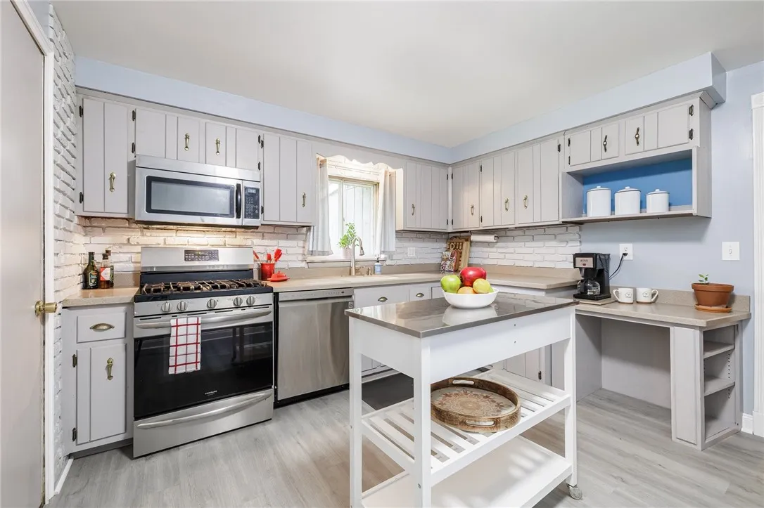 635 Blue Spruce Drive, Webster, New York 14580, Webster, New York 14580, 4 Bedrooms Bedrooms, 8 Rooms Rooms,2 BathroomsBathrooms,Residential,Closed,635 Blue Spruce Drive, Webster, New York 14580,R1606752