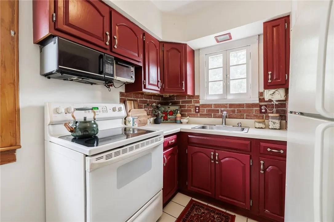 54 Hardison Road, Irondequoit, New York 14617, Irondequoit, New York 14617, 2 Bedrooms Bedrooms, 6 Rooms Rooms,1 BathroomBathrooms,Residential,Closed,54 Hardison Road, Irondequoit, New York 14617,R1609071