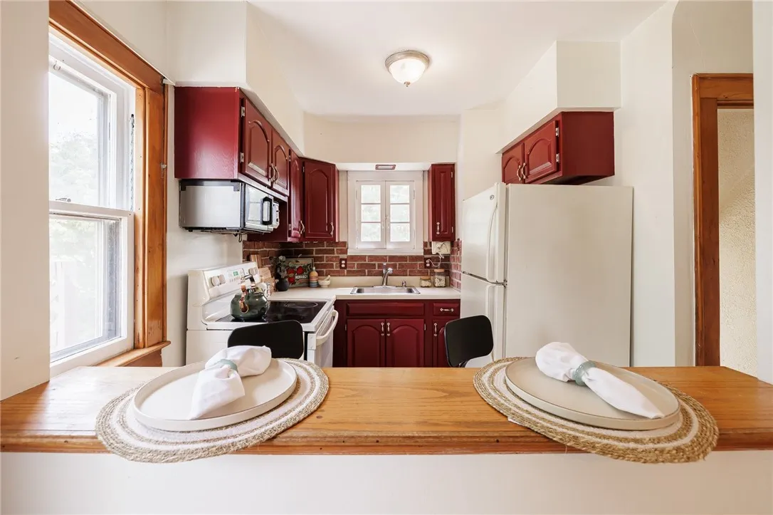 54 Hardison Road, Irondequoit, New York 14617, Irondequoit, New York 14617, 2 Bedrooms Bedrooms, 6 Rooms Rooms,1 BathroomBathrooms,Residential,Closed,54 Hardison Road, Irondequoit, New York 14617,R1609071