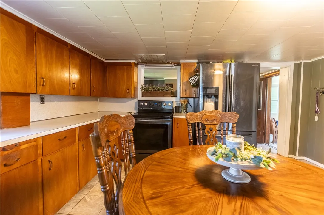 5522 State Route 14, Sodus, New York 14551, Sodus, New York 14551, 4 Bedrooms Bedrooms, 7 Rooms Rooms,2 BathroomsBathrooms,Residential,Closed,5522 State Route 14, Sodus, New York 14551,R1609729