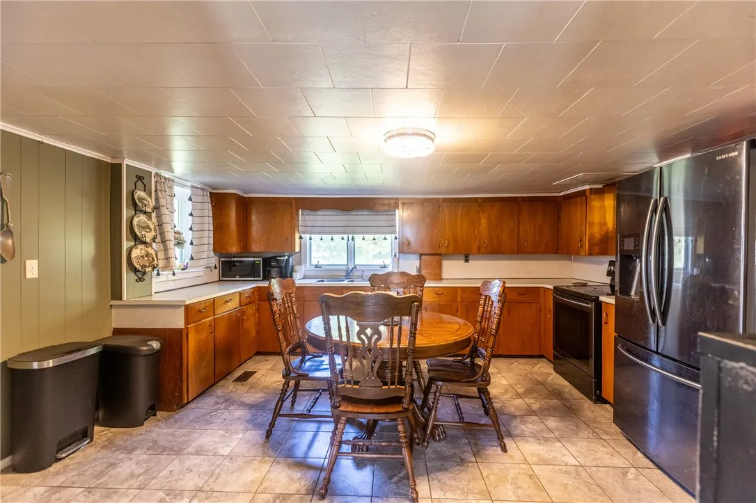 5522 State Route 14, Sodus, New York 14551, Sodus, New York 14551, 4 Bedrooms Bedrooms, 7 Rooms Rooms,2 BathroomsBathrooms,Residential,Closed,5522 State Route 14, Sodus, New York 14551,R1609729