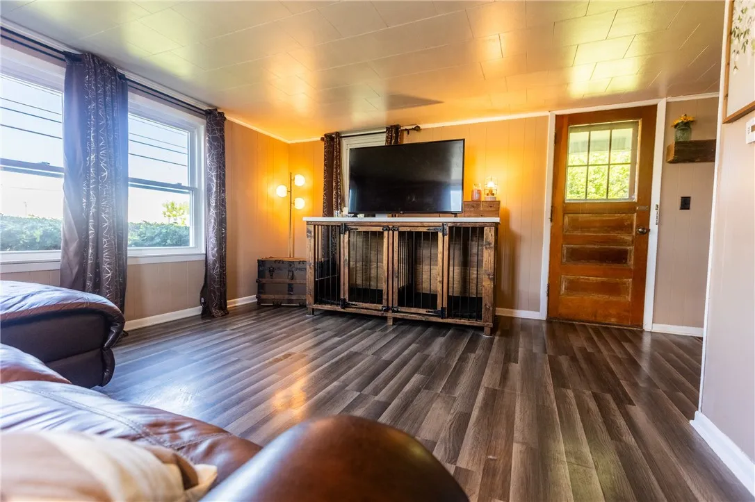 5522 State Route 14, Sodus, New York 14551, Sodus, New York 14551, 4 Bedrooms Bedrooms, 7 Rooms Rooms,2 BathroomsBathrooms,Residential,Closed,5522 State Route 14, Sodus, New York 14551,R1609729