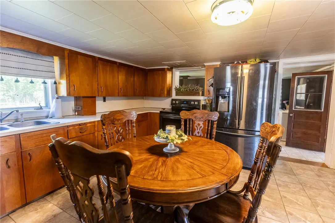 5522 State Route 14, Sodus, New York 14551, Sodus, New York 14551, 4 Bedrooms Bedrooms, 7 Rooms Rooms,2 BathroomsBathrooms,Residential,Closed,5522 State Route 14, Sodus, New York 14551,R1609729