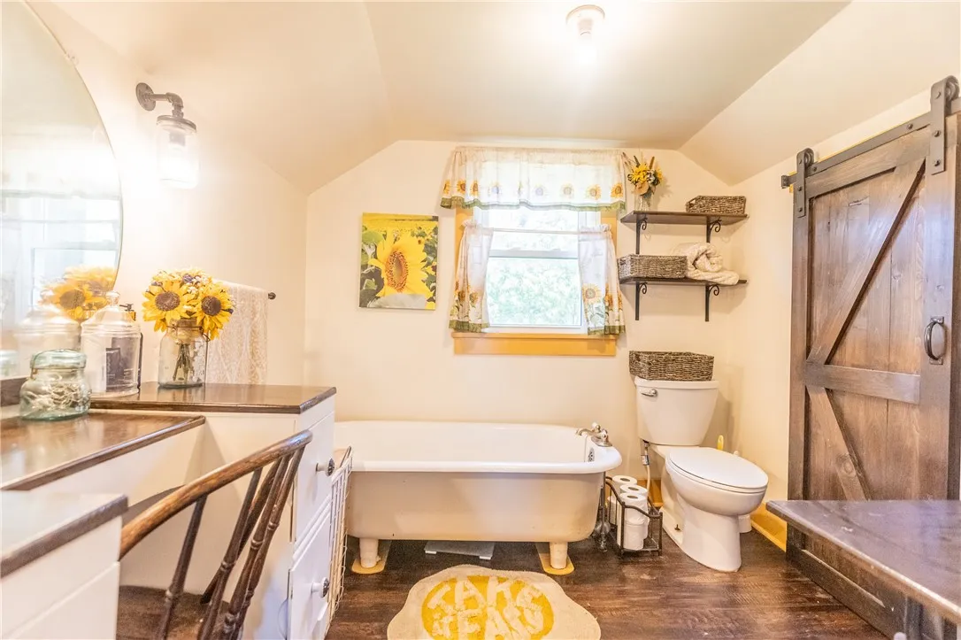 5522 State Route 14, Sodus, New York 14551, Sodus, New York 14551, 4 Bedrooms Bedrooms, 7 Rooms Rooms,2 BathroomsBathrooms,Residential,Closed,5522 State Route 14, Sodus, New York 14551,R1609729