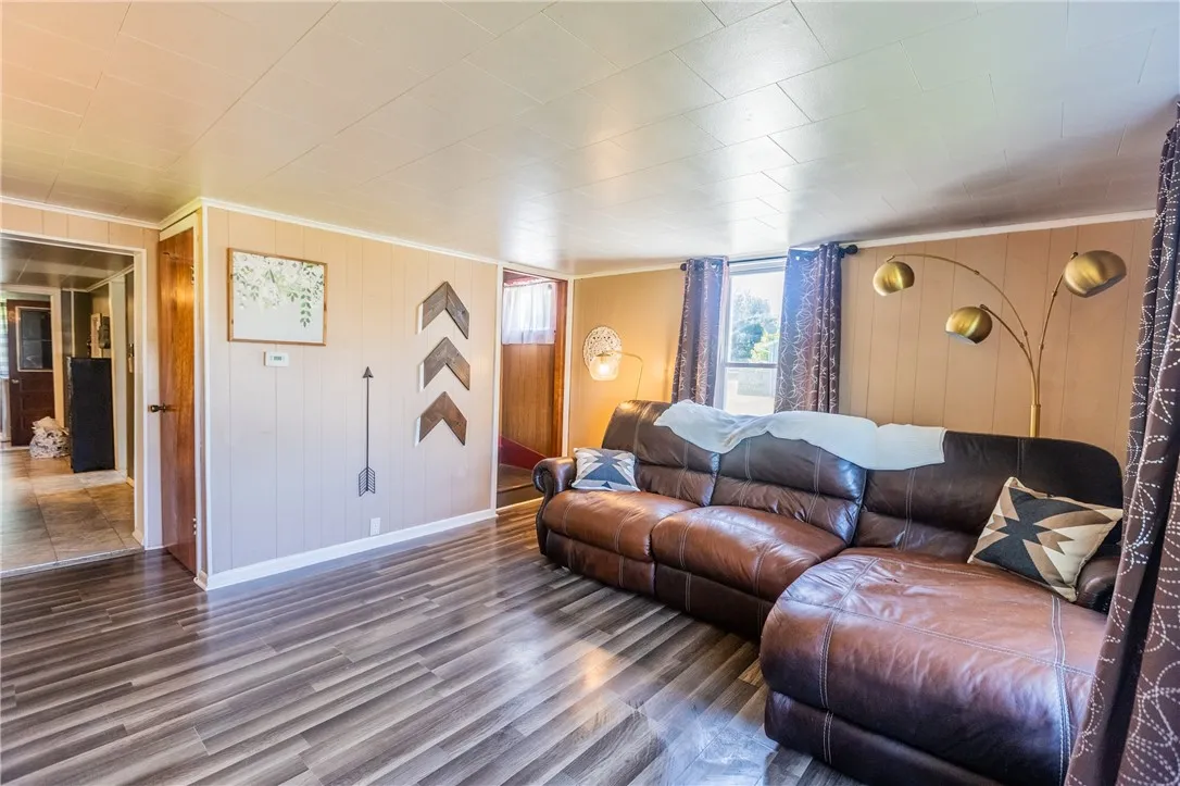 5522 State Route 14, Sodus, New York 14551, Sodus, New York 14551, 4 Bedrooms Bedrooms, 7 Rooms Rooms,2 BathroomsBathrooms,Residential,Closed,5522 State Route 14, Sodus, New York 14551,R1609729