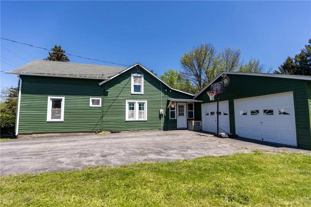 5522 State Route 14, Sodus, New York 14551, Sodus, New York 14551, 4 Bedrooms Bedrooms, 7 Rooms Rooms,2 BathroomsBathrooms,Residential,Closed,5522 State Route 14, Sodus, New York 14551,R1609729