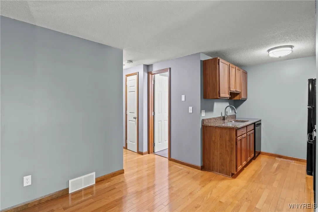 4613 Chestnut Ridge Road J, Amherst, New York 1422, Amherst, New York 14228, 2 Bedrooms Bedrooms, 5 Rooms Rooms,1 BathroomBathrooms,Residential,Closed,4613 Chestnut Ridge Road J, Amherst, New York 1422,B1608516