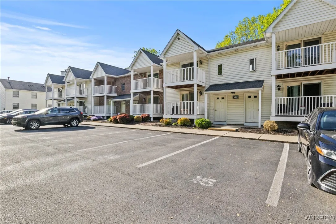 4613 Chestnut Ridge Road J, Amherst, New York 1422, Amherst, New York 14228, 2 Bedrooms Bedrooms, 5 Rooms Rooms,1 BathroomBathrooms,Residential,Closed,4613 Chestnut Ridge Road J, Amherst, New York 1422,B1608516