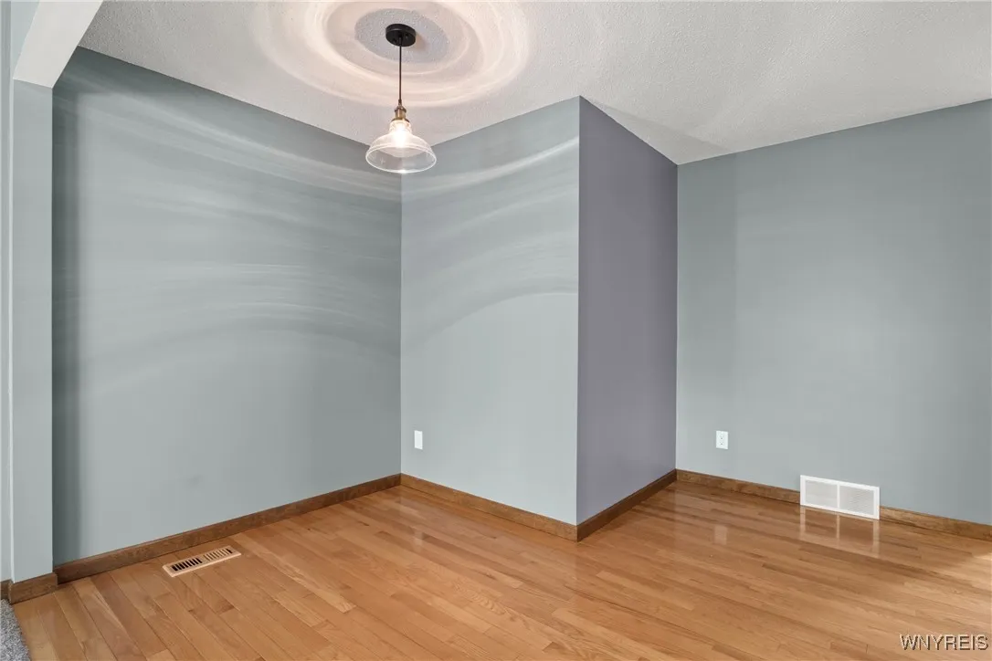 4613 Chestnut Ridge Road J, Amherst, New York 1422, Amherst, New York 14228, 2 Bedrooms Bedrooms, 5 Rooms Rooms,1 BathroomBathrooms,Residential,Closed,4613 Chestnut Ridge Road J, Amherst, New York 1422,B1608516