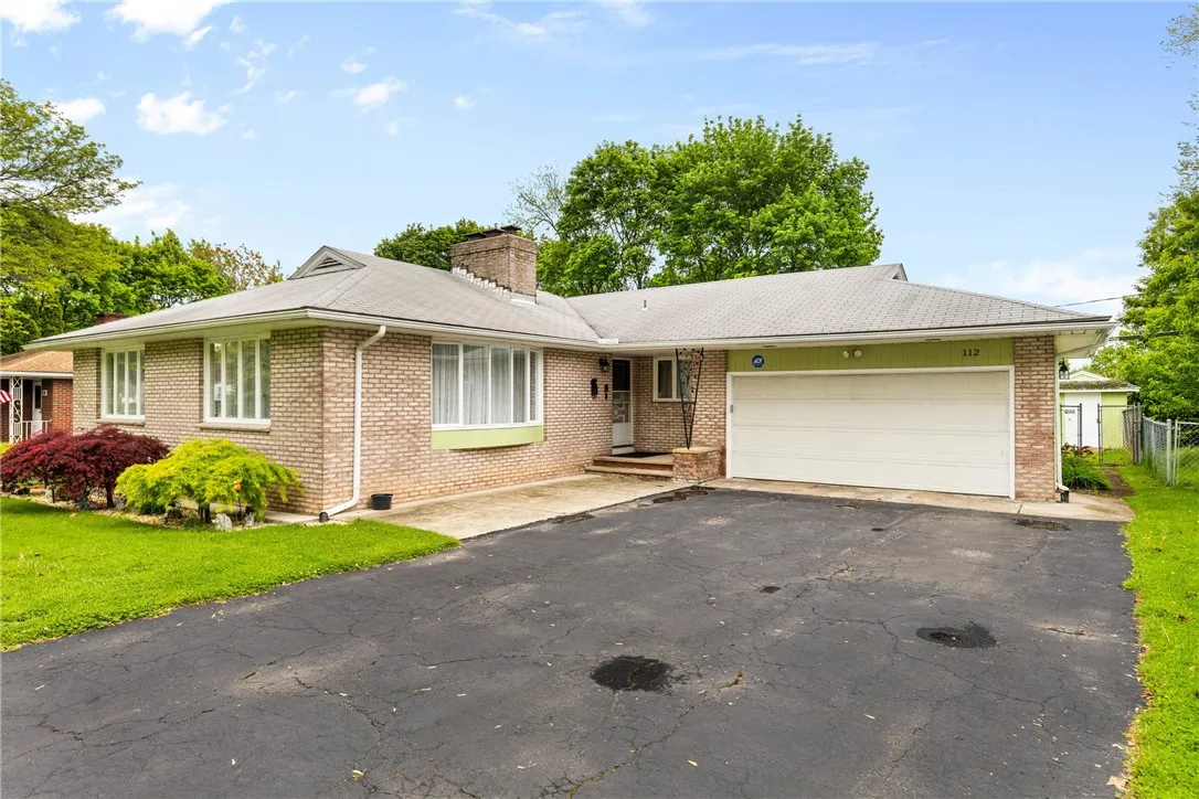 112 Lafayette Road, Irondequoit, New York 14609, Irondequoit, New York 14609, 3 Bedrooms Bedrooms, 5 Rooms Rooms,2 BathroomsBathrooms,Residential,Closed,112 Lafayette Road, Irondequoit, New York 14609,R1608715
