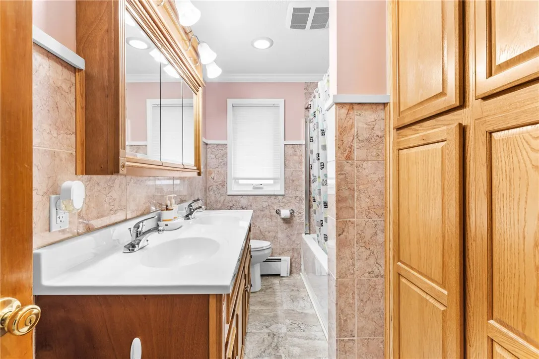 112 Lafayette Road, Irondequoit, New York 14609, Irondequoit, New York 14609, 3 Bedrooms Bedrooms, 5 Rooms Rooms,2 BathroomsBathrooms,Residential,Closed,112 Lafayette Road, Irondequoit, New York 14609,R1608715