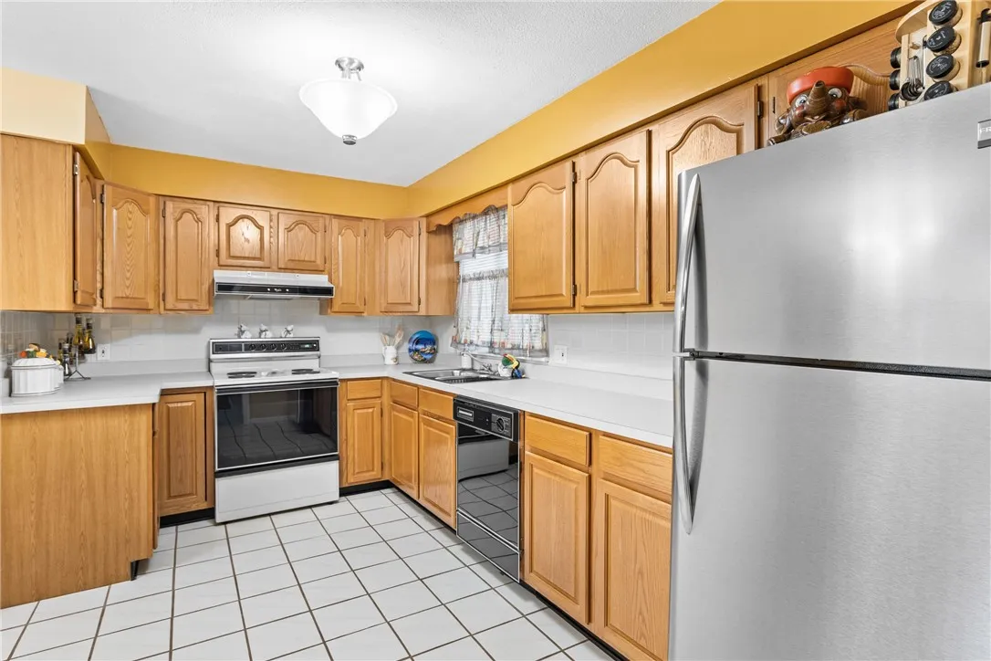 112 Lafayette Road, Irondequoit, New York 14609, Irondequoit, New York 14609, 3 Bedrooms Bedrooms, 5 Rooms Rooms,2 BathroomsBathrooms,Residential,Closed,112 Lafayette Road, Irondequoit, New York 14609,R1608715