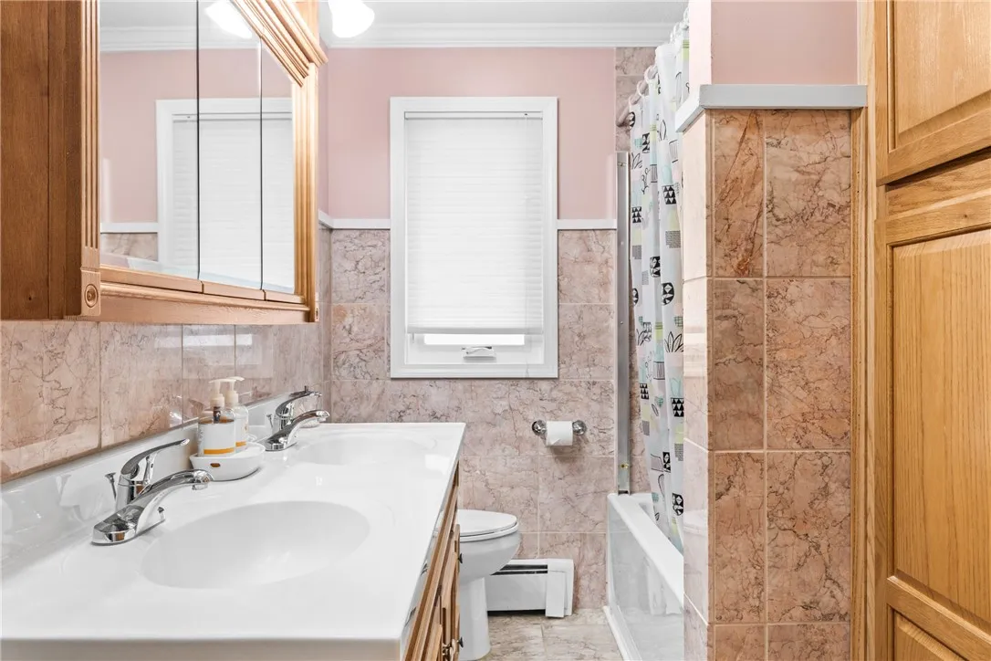 112 Lafayette Road, Irondequoit, New York 14609, Irondequoit, New York 14609, 3 Bedrooms Bedrooms, 5 Rooms Rooms,2 BathroomsBathrooms,Residential,Closed,112 Lafayette Road, Irondequoit, New York 14609,R1608715