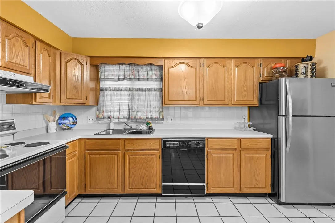 112 Lafayette Road, Irondequoit, New York 14609, Irondequoit, New York 14609, 3 Bedrooms Bedrooms, 5 Rooms Rooms,2 BathroomsBathrooms,Residential,Closed,112 Lafayette Road, Irondequoit, New York 14609,R1608715
