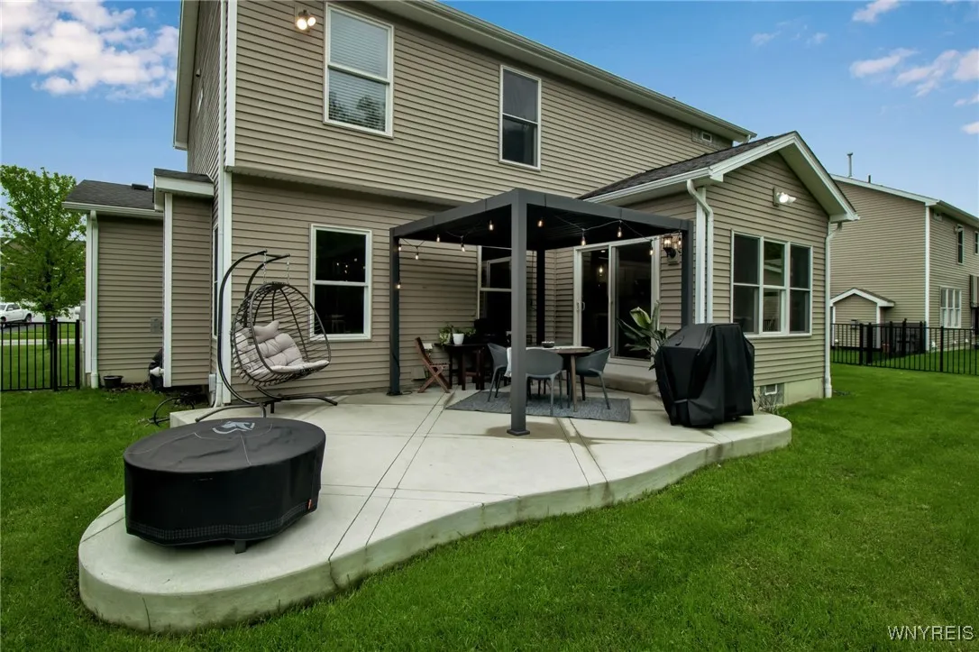4775 Mosey Lane, Hamburg, New York 14219, Hamburg, New York 14219, 4 Bedrooms Bedrooms, 9 Rooms Rooms,3 BathroomsBathrooms,Residential,Closed,4775 Mosey Lane, Hamburg, New York 14219,B1609171