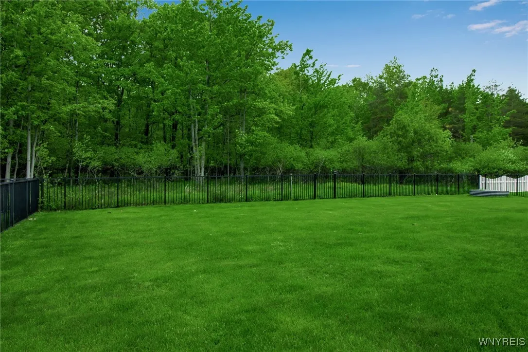 4775 Mosey Lane, Hamburg, New York 14219, Hamburg, New York 14219, 4 Bedrooms Bedrooms, 9 Rooms Rooms,3 BathroomsBathrooms,Residential,Closed,4775 Mosey Lane, Hamburg, New York 14219,B1609171