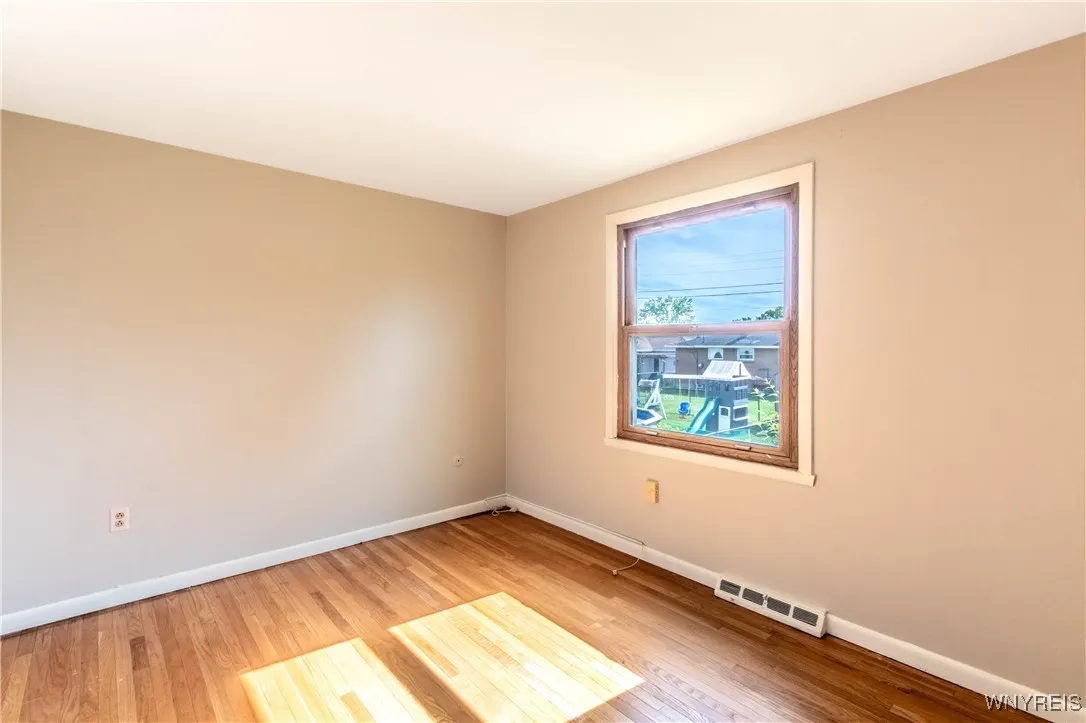 21 Francine Lane, Cheektowaga, New York 14227, Cheektowaga, New York 14227, 3 Bedrooms Bedrooms, 6 Rooms Rooms,1 BathroomBathrooms,Residential,Closed,21 Francine Lane, Cheektowaga, New York 14227,B1604878
